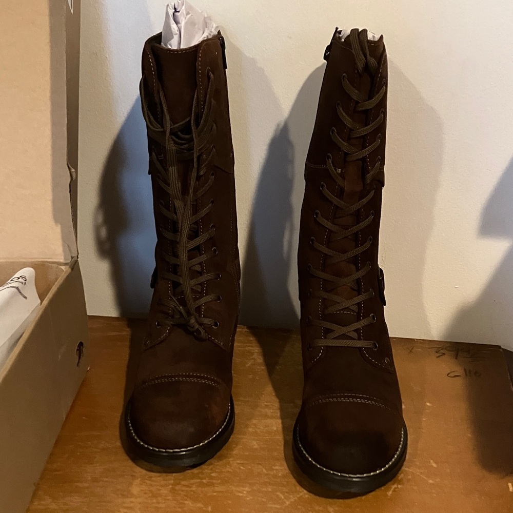 Tall brown suede boots NWT
